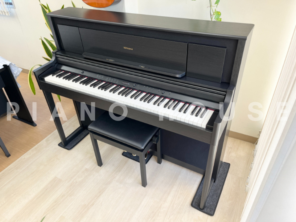 Hình ảnh chi tiết ROLAND LX-706 GPKR góc chụp 2